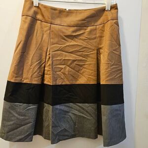 The limited collection Briwn Black Grey Hish waisted Skirt Size M